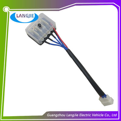 ราคาดี ชิ้นส่วนการทํางานของรถกอล์ฟไฟฟ้าสําหรับกล่องไฟฟิวส์ ความแข็งแรงสูงรถกอล์ฟไฟฟ้า ออนไลน์