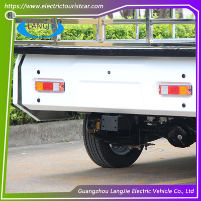 2 ที่นั่งกอล์ฟรถขาว 72V AC มอเตอร์รถกระเป๋าเดินทางไฟฟ้าสําหรับโรงแรม รีสอร์ทโรงงาน